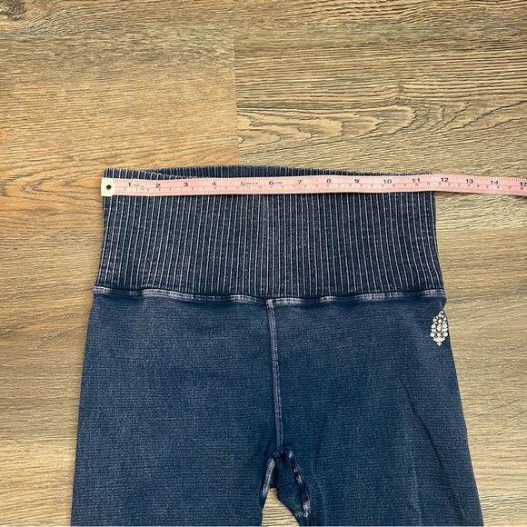 Free People Movement High-Rise 7/8 Length Good Karma Legging XS-SMALL - Picture 8 of 11